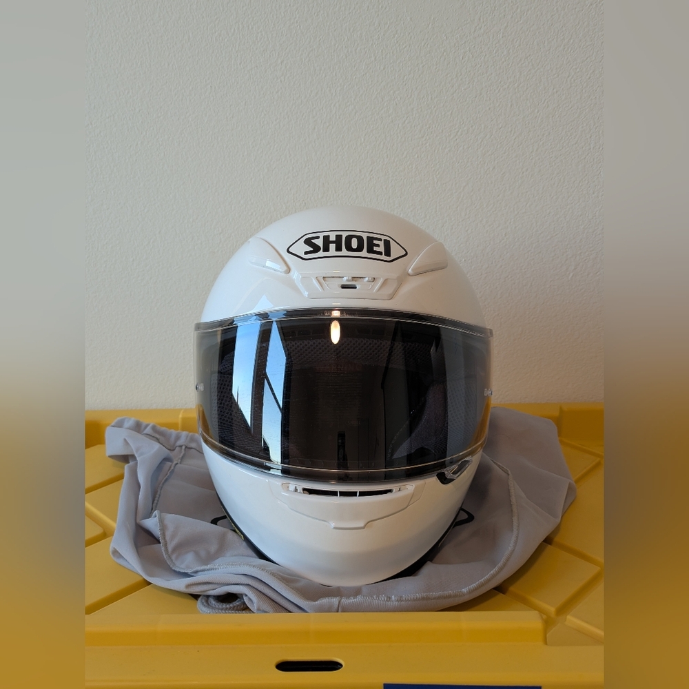 white shoei motorcycle helmet RF-1200